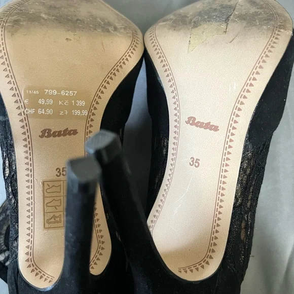 Mesh and lace ankle boots - Picture 8 of 10